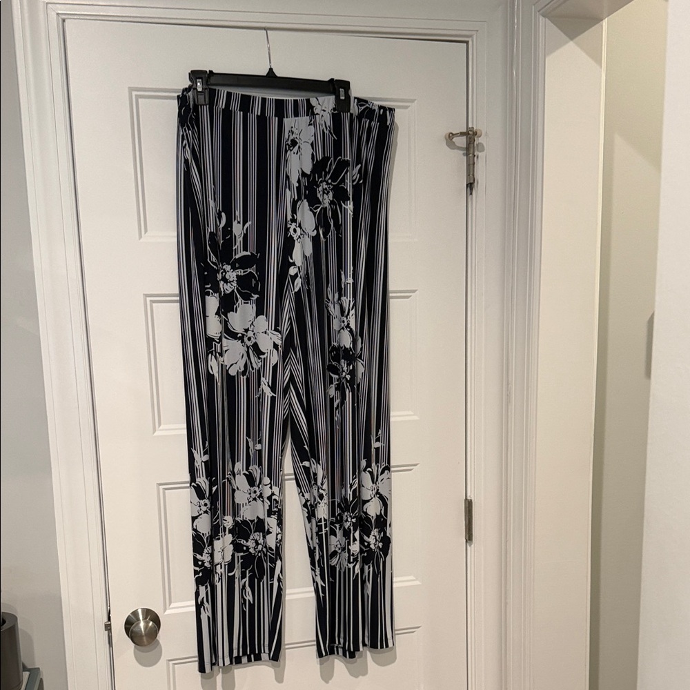 Susan Graver Black and White Floral Pants